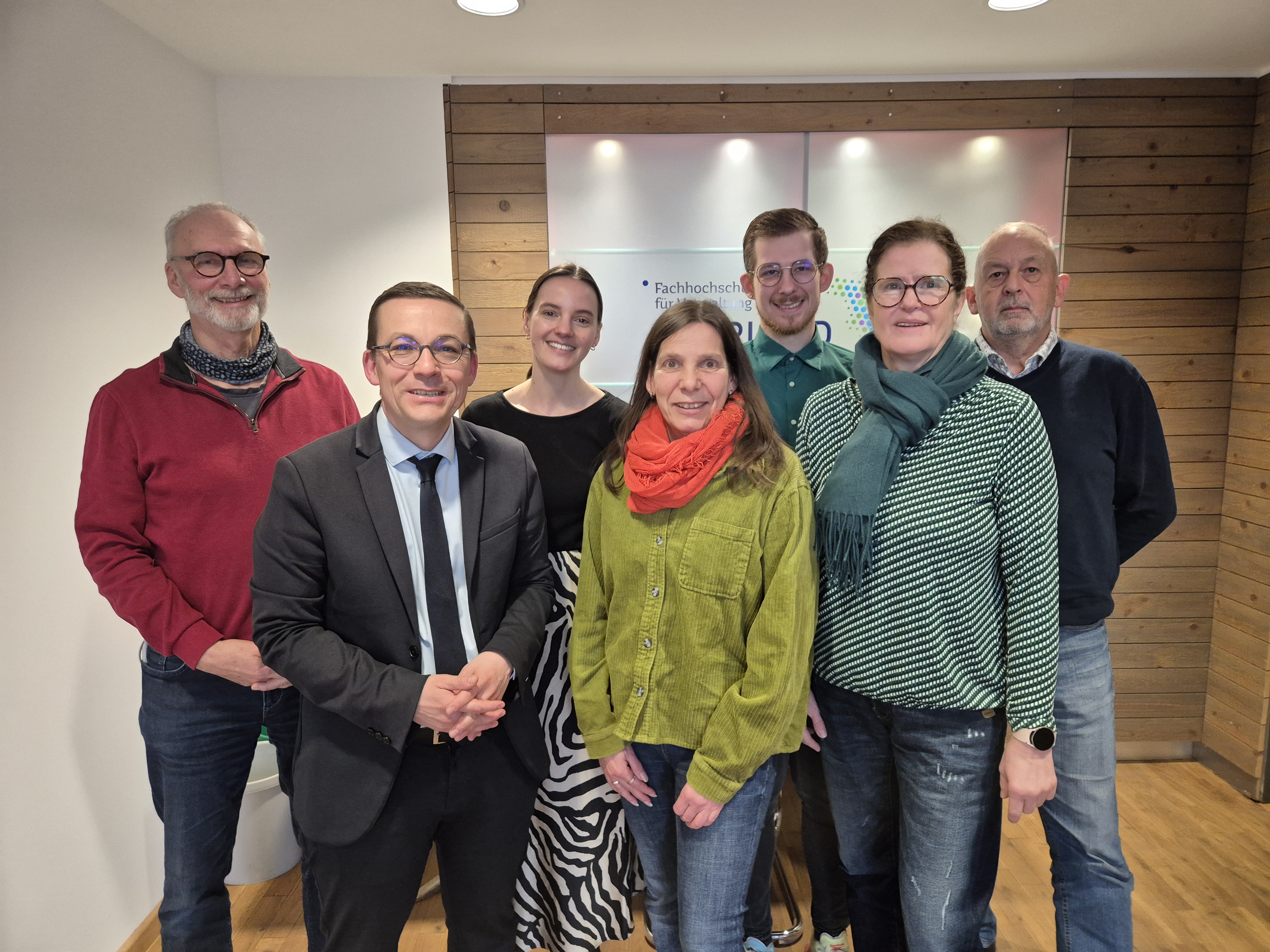 v. li. nach rechts G. Ruloff, Landesvorsitzender Roland Theis, L. Lomberg- ASLin Neunkirchen und Saar/Pfalz, D. Duval- Delegierte, M. Speicher- Delegierter, D. Kirbis-Bauer,- ASLin Saarbrücken, D. Geyer- Ersatzdelegierterr,